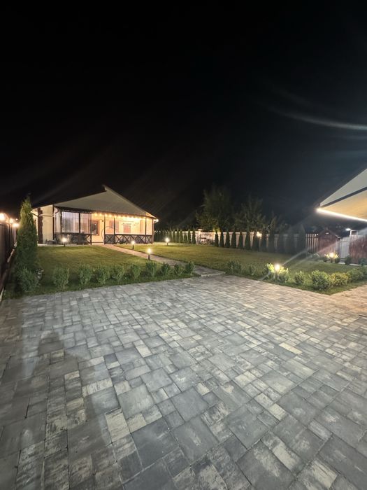 Продам Дом с гаражем(с комуникациями) 12 соток