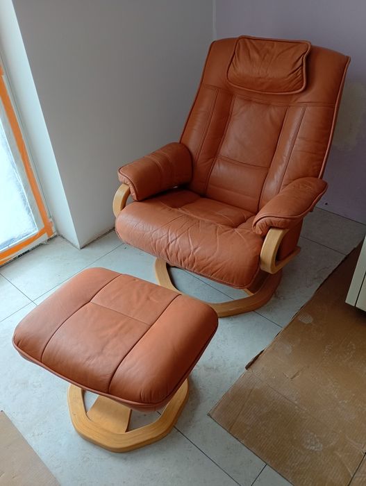 Bardzo wygodny fotel z podnóżkiem tanio super stan