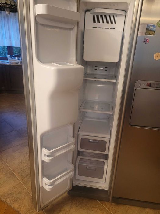 Sprzedam lodówkę – do naprawy lub na części