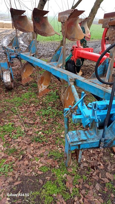 Pług obrotowy 4 skibowy