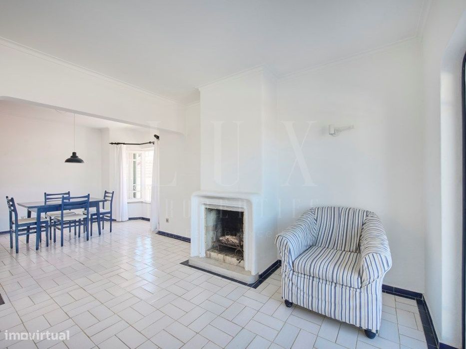 Apartamento T2 Com Vista Mar E Garagem No Centro De Cascais
