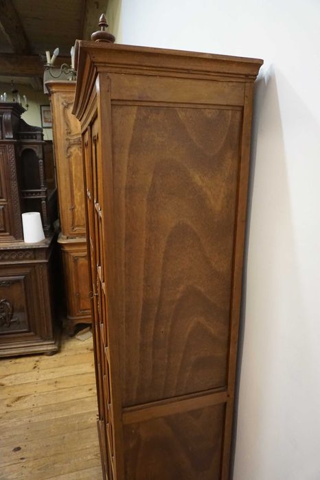 Witryna biblioteczka zgrabna Francja