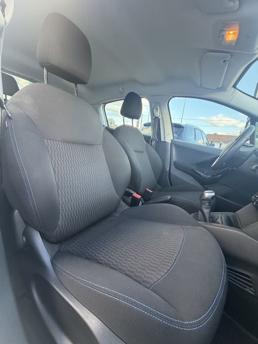 Peugeot 208 1.2 PureTech Signature