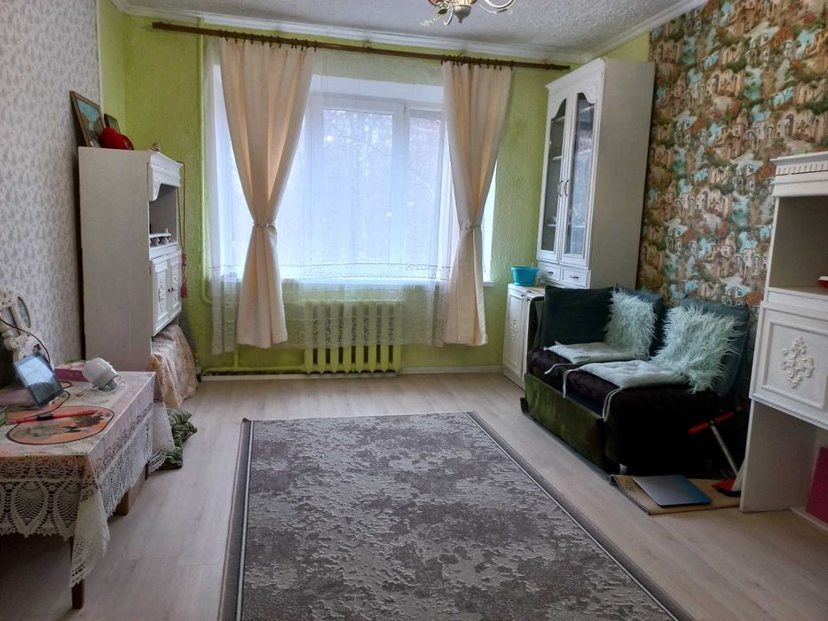 продаж 2к квартири на Тополі 1
