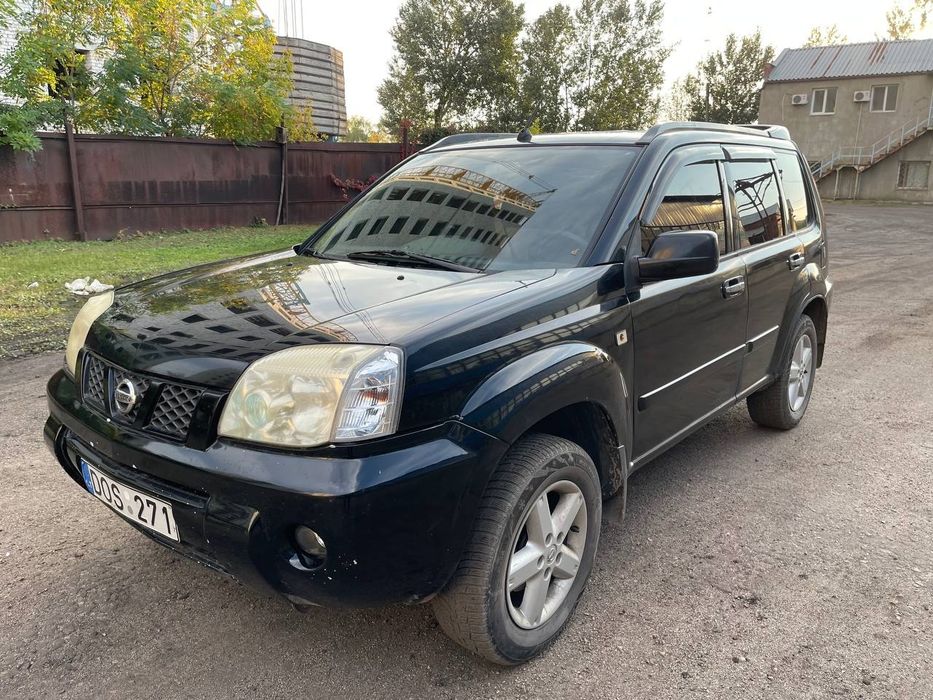 Nissan X-Trail( Ніссан Ікстрейл) 2,2 Дизель 2004 рік Механіка Повний привід 4Х4 На повному ходу гарний Джип