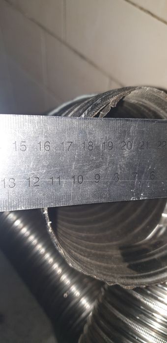 Tubo inox. flexível 3 m.  Diâm. 200mm  e 5m de diâm. 110mm. novo