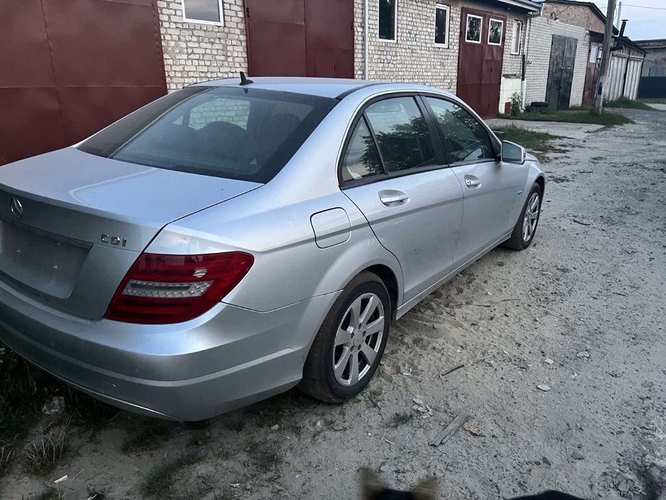 Двері передні+задні Mercedes Benz W 204