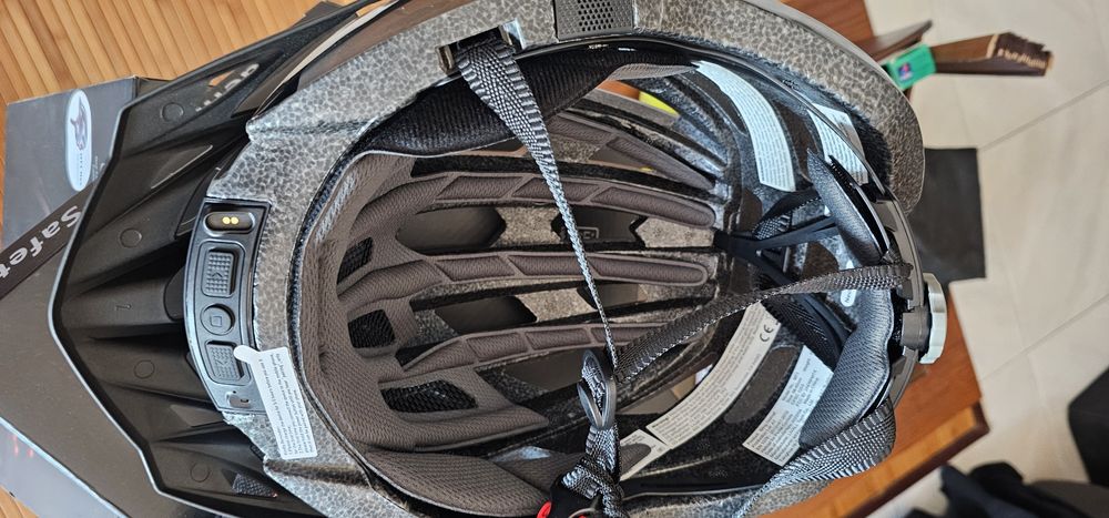 Capacete de ciclismo inteligente LIVALL MT1 Neo, na caixa. Novo