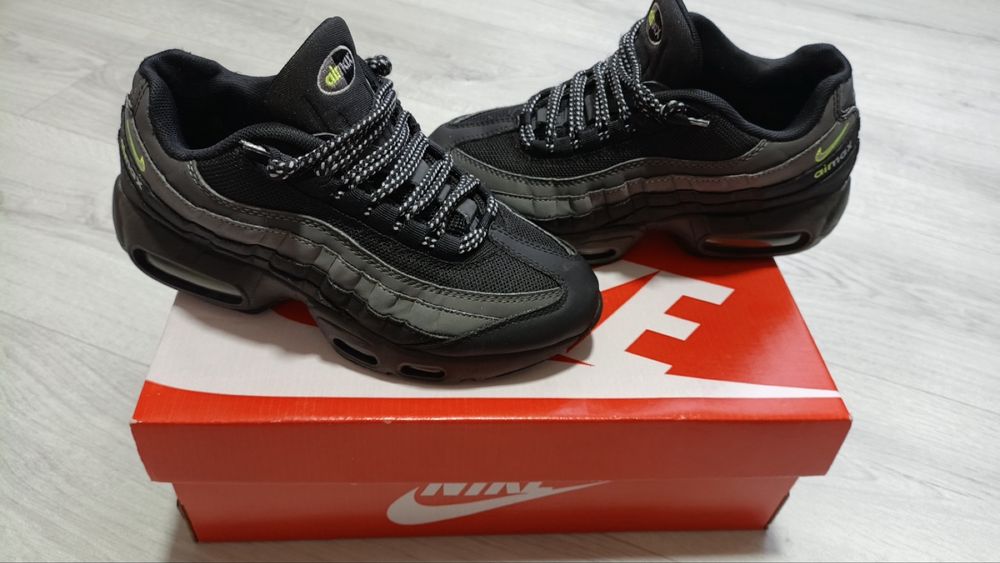 Продам Nike air max 95 38 розмір