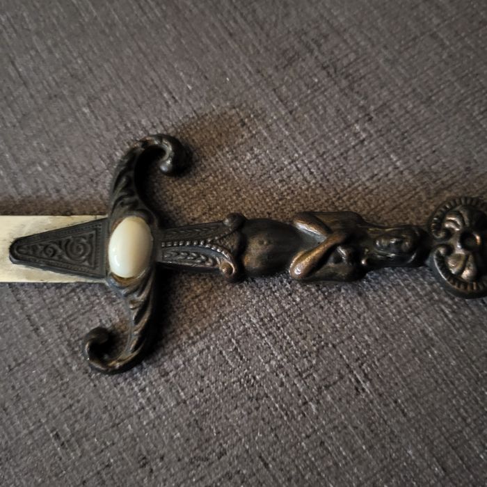 Stary nóż do otwierania kopert