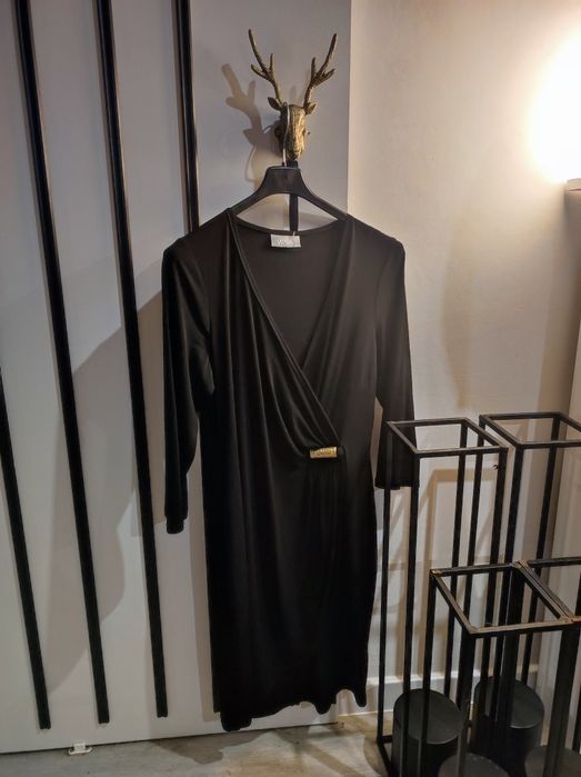 Sukienka elegancka czarna roz 16