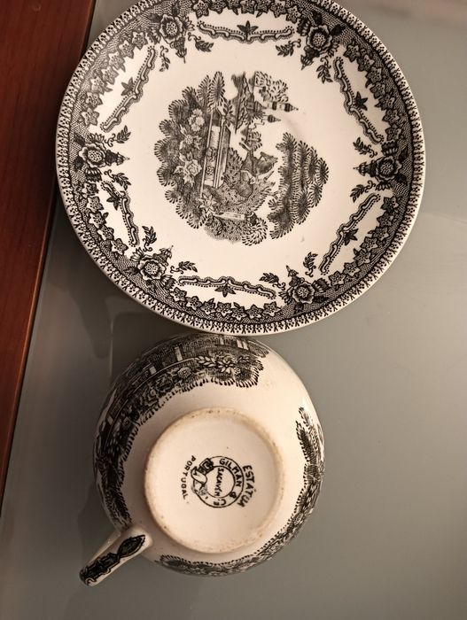 Porcelana Muito Antiga e Rara- Chávena e pires Estátua	GILMAN & C.ta*