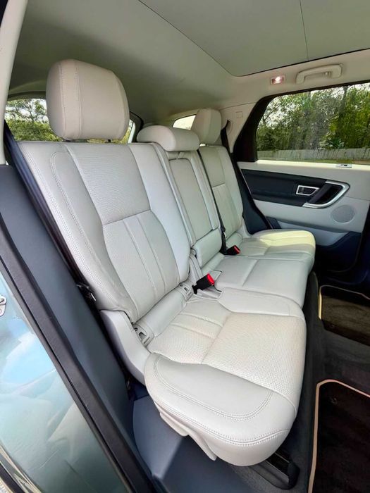 Land Rover Discovery Sport      2016