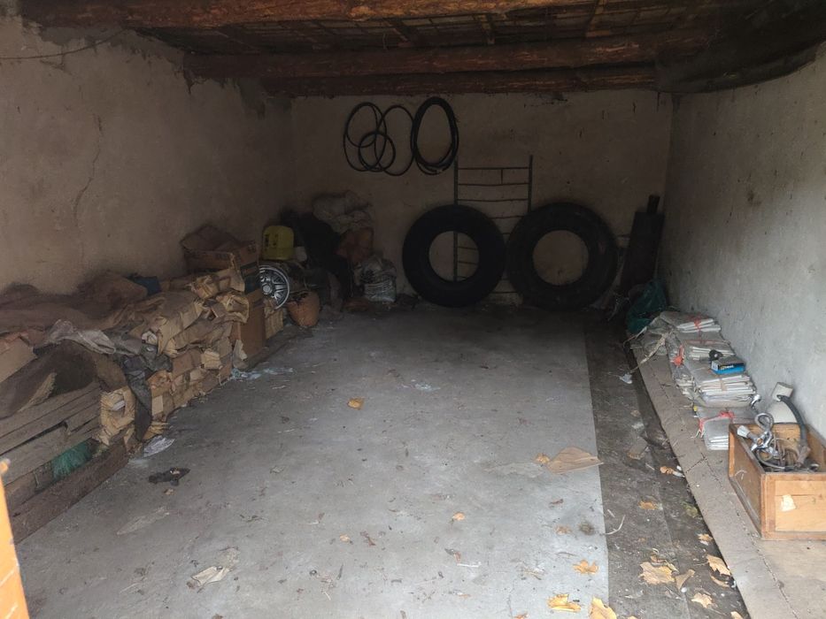 Гараж на Довженка