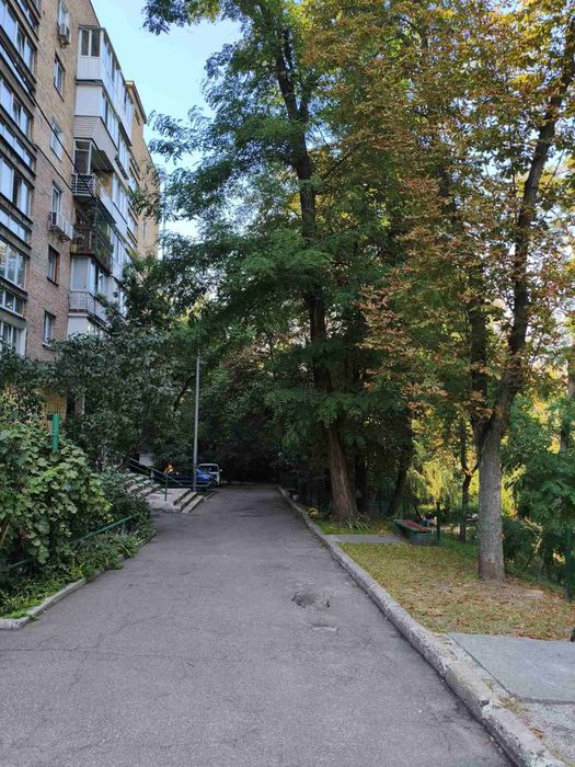 Продам 3 кімнатну квартиру пр-т Голосіївський