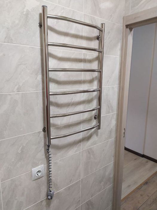 Продам 1 кімнатну квартиру з ремонтом.  Воскресенка.  Райдужний. Київ.