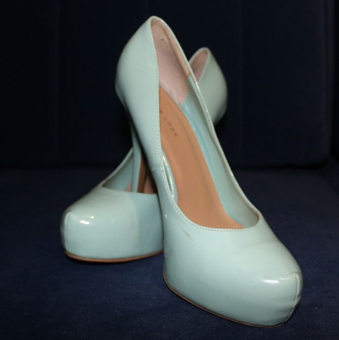 Miętowe szpilki NEW LOOK r.39