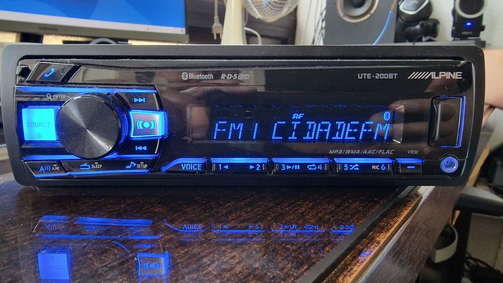 Alpine UTE-200BT c/ novo ligação Bluetooth e USB