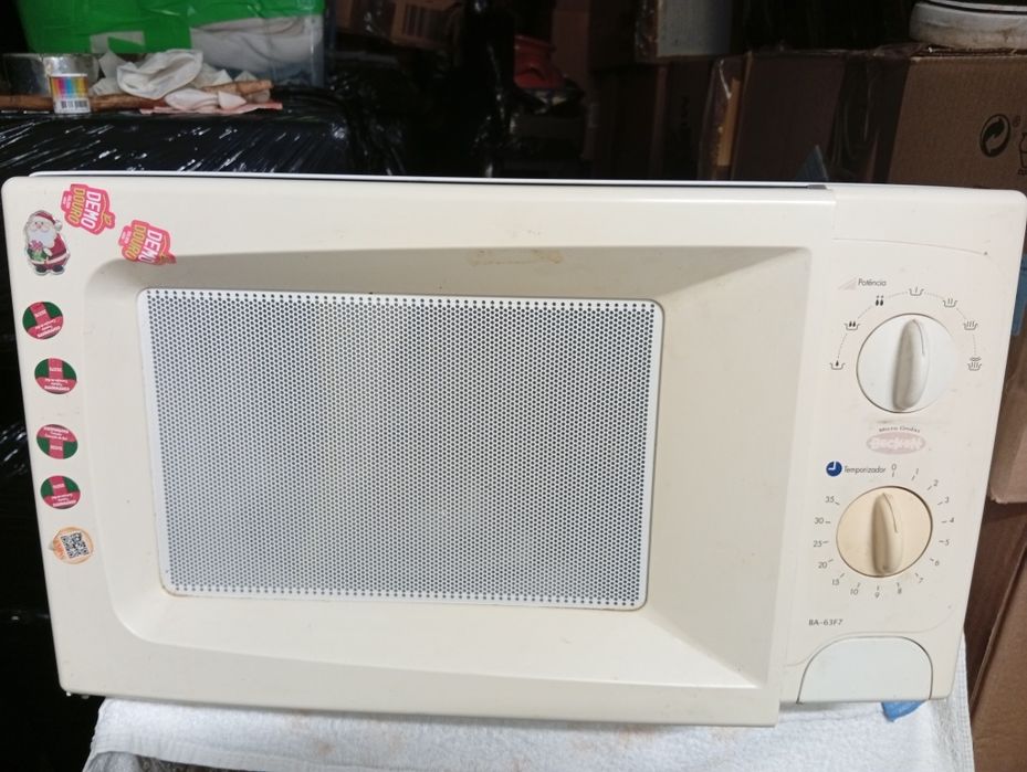 Eletrodomėstico para cozinha em pleno  funcionamento.