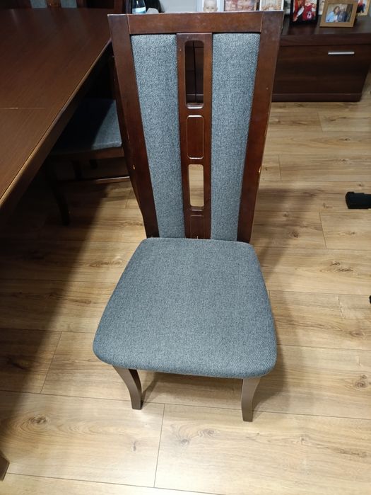 Zestaw stół i 8 krzeseł