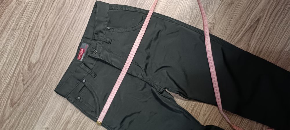 Пальто-пуховик фірмовий на 9-10років, джинси чорні теплі