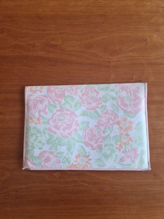 Pasta para guardar postais, papel de carta, etc.