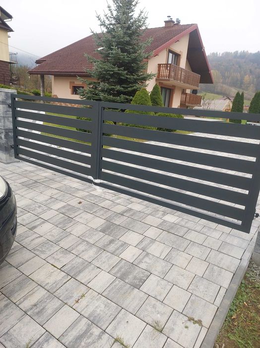 Ogrodzenia panelowe z aluminium