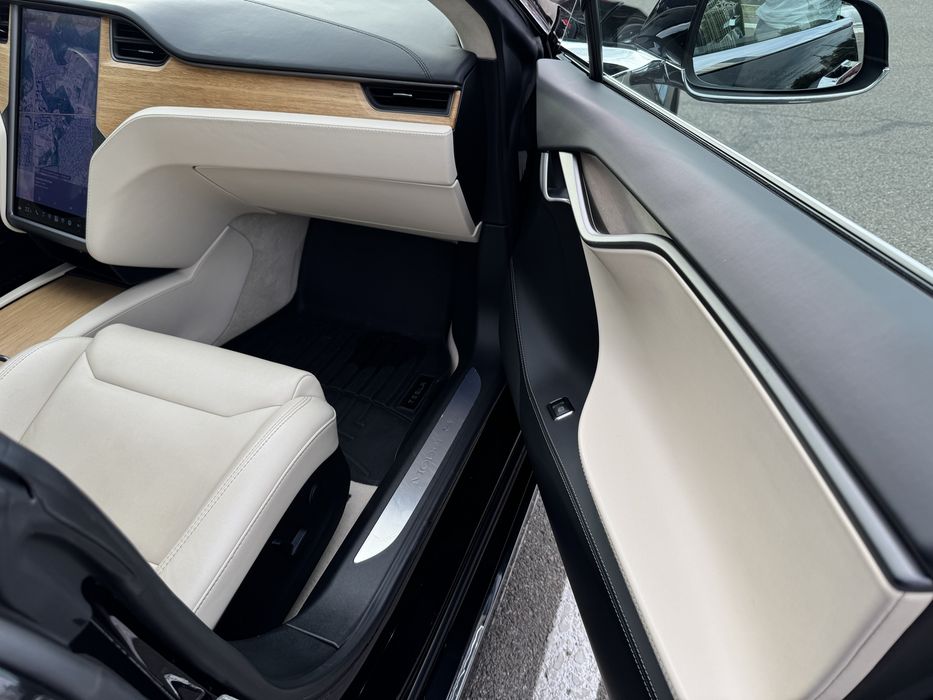 Tesla model S 100D, 2018 року(Тесла модель S) повний привід,  красивого чорного кольору