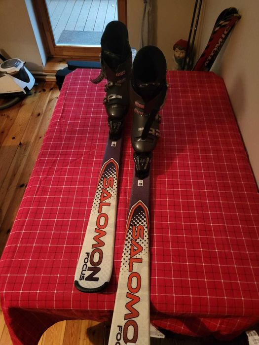 Narty zjazdowe  165cm z butami 46 i i 154cm z butami 41