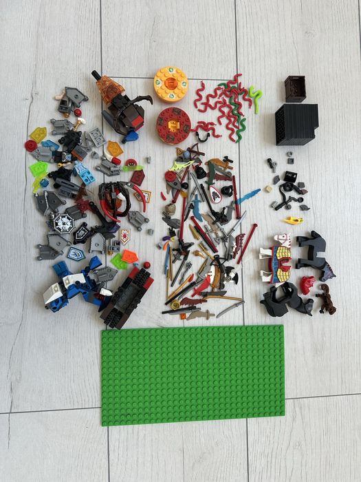 LEGO аксесуари, зброя, деталі