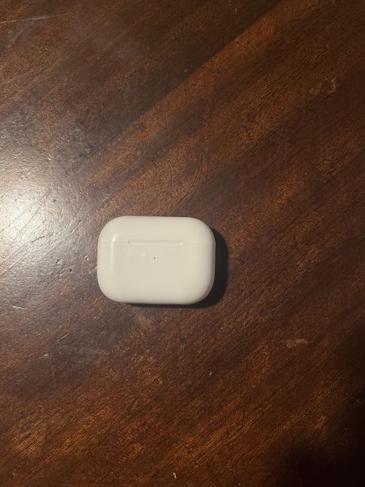 Apple airpods fones funcinam perfeitamente mas a caixa nao funciona tudo incluido
