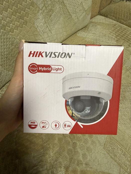 Камера відеонагляду HikVision + відеореєстратор