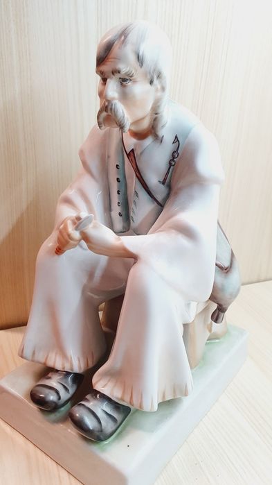 Статуетка фігурка