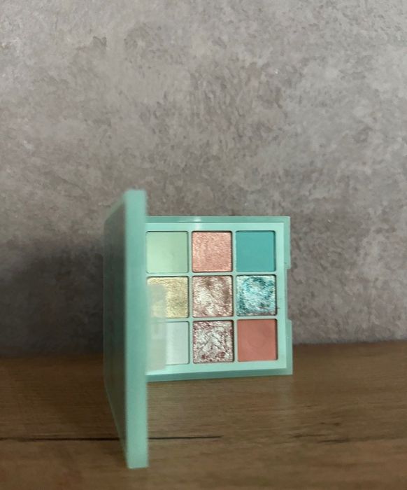 Paleta huda BEAUTY błyski i maty pastele