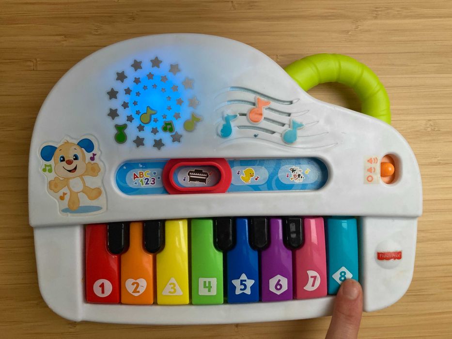 Fisher Price Pianinko pianino zabawka edukacyjna niemowlęca maluch 6m+