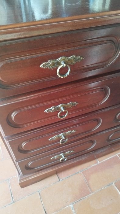 Cómoda 4 gavetas
