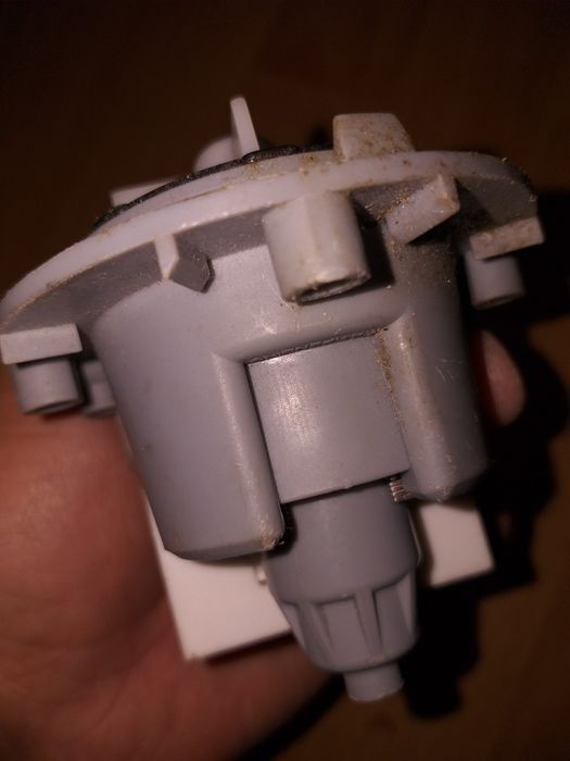 Двигатель слива воды на стиральные машинки Indesit б.у.