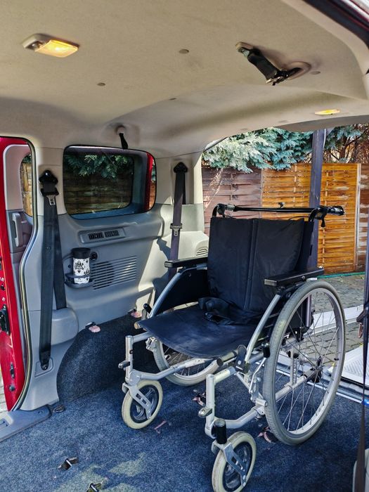 Transport: 7 osób, XXL, osoby niepełnosprawne, lotnisko.Poznań okolice