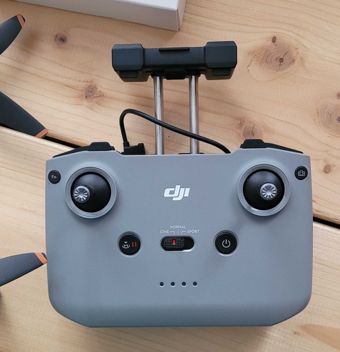 Dron DJI Mini 2 w stanie idealnym