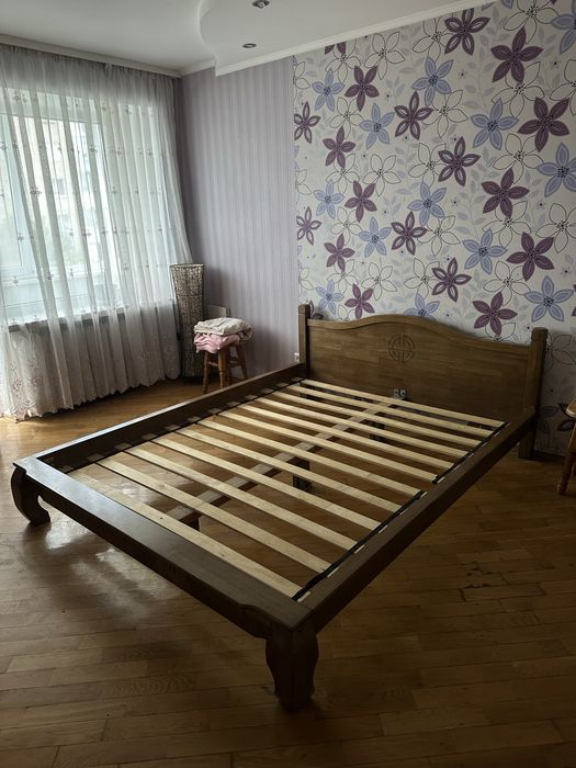 Ліжко двохспальне натуральне дерево