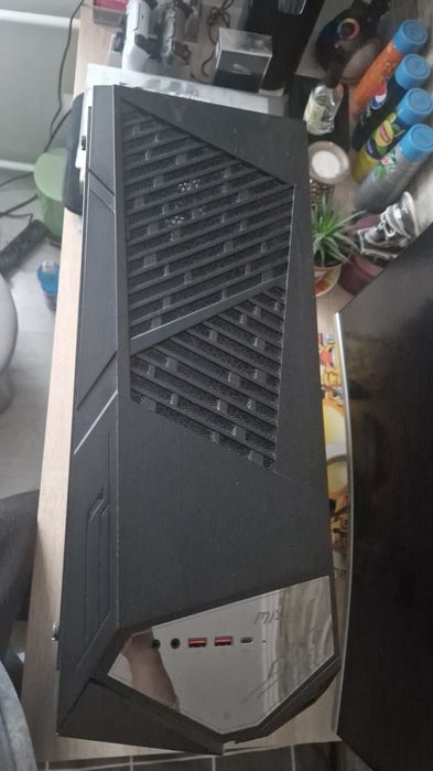 komputer stacjonarny MSI + monitor ASUS VZ27V + klawiatura MSI VIGOR G