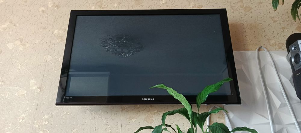 Продам недорого телевизор