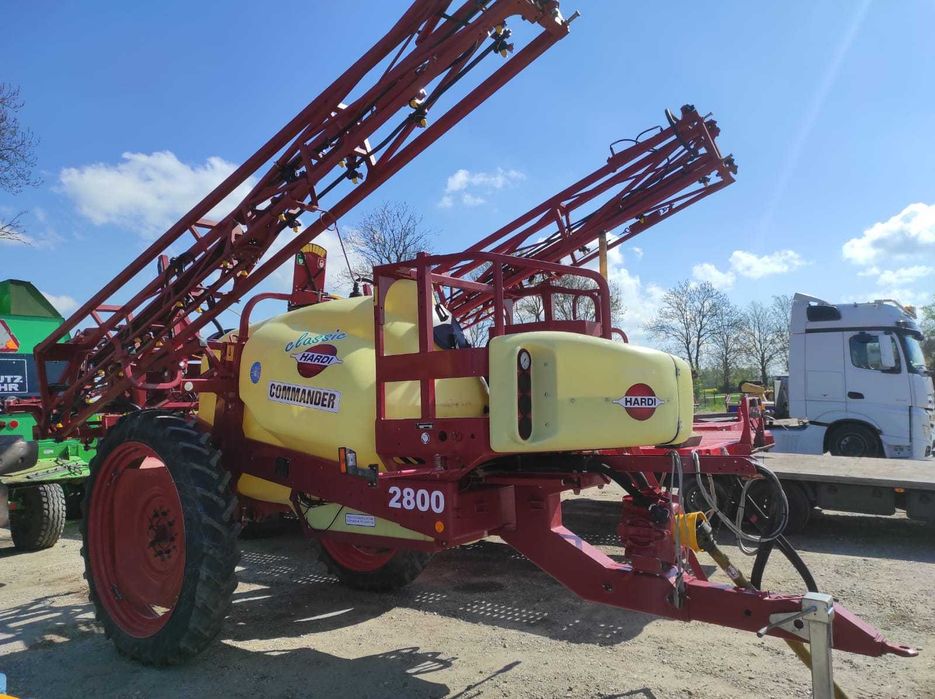 Продам прицепний оприскувач Hardi Commander 2800