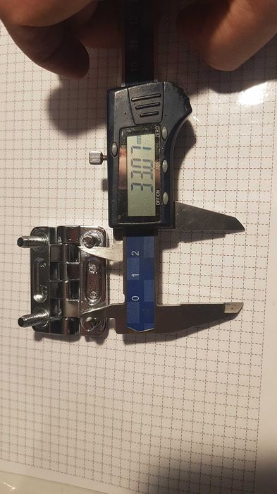 Mocny zawias metalowy, chromowany