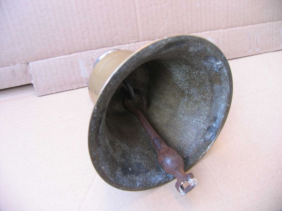 Dzwon dzwonek stary mosiądz okrętowy jachtowy ( waga 2 kg )