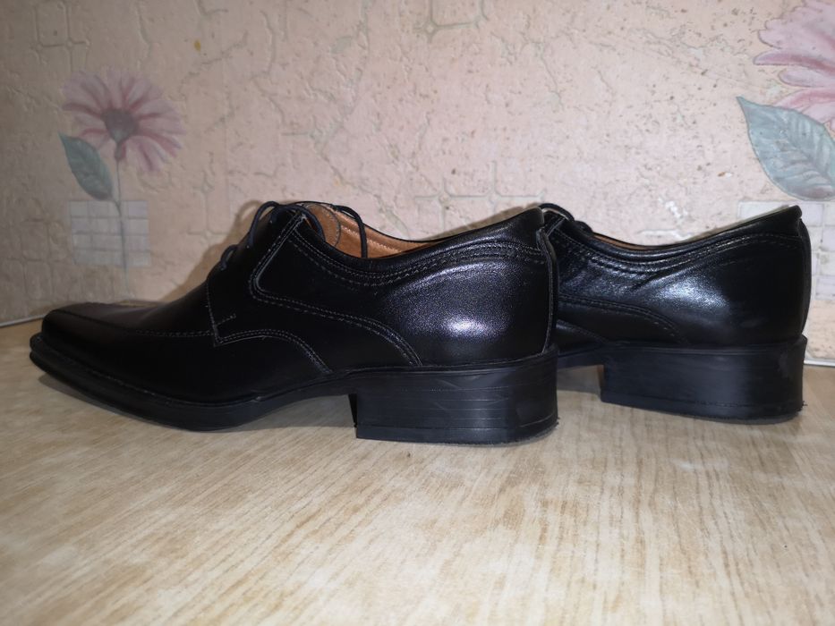Мужские кожаные туфли (37 размер)
