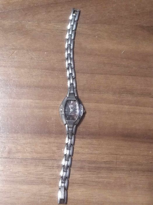 Zegarek damski Q&Q Quartz srebrny