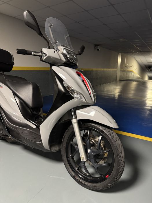 Piaggio Medley 125s