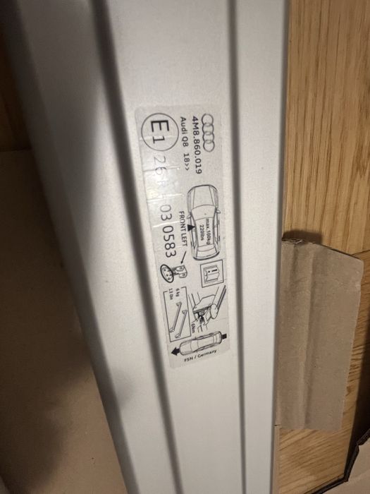 NOWE Relingi Dachowe Audi Q8 Oryginał 4MB.860.019.