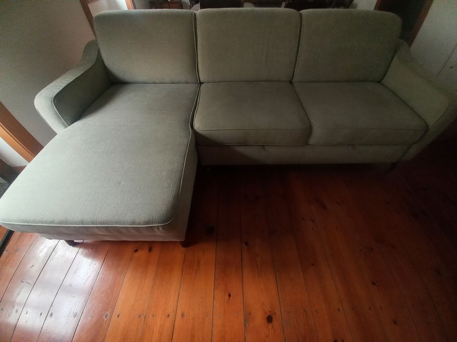 Sofá Conforama verde com 5 anos e pouco uso